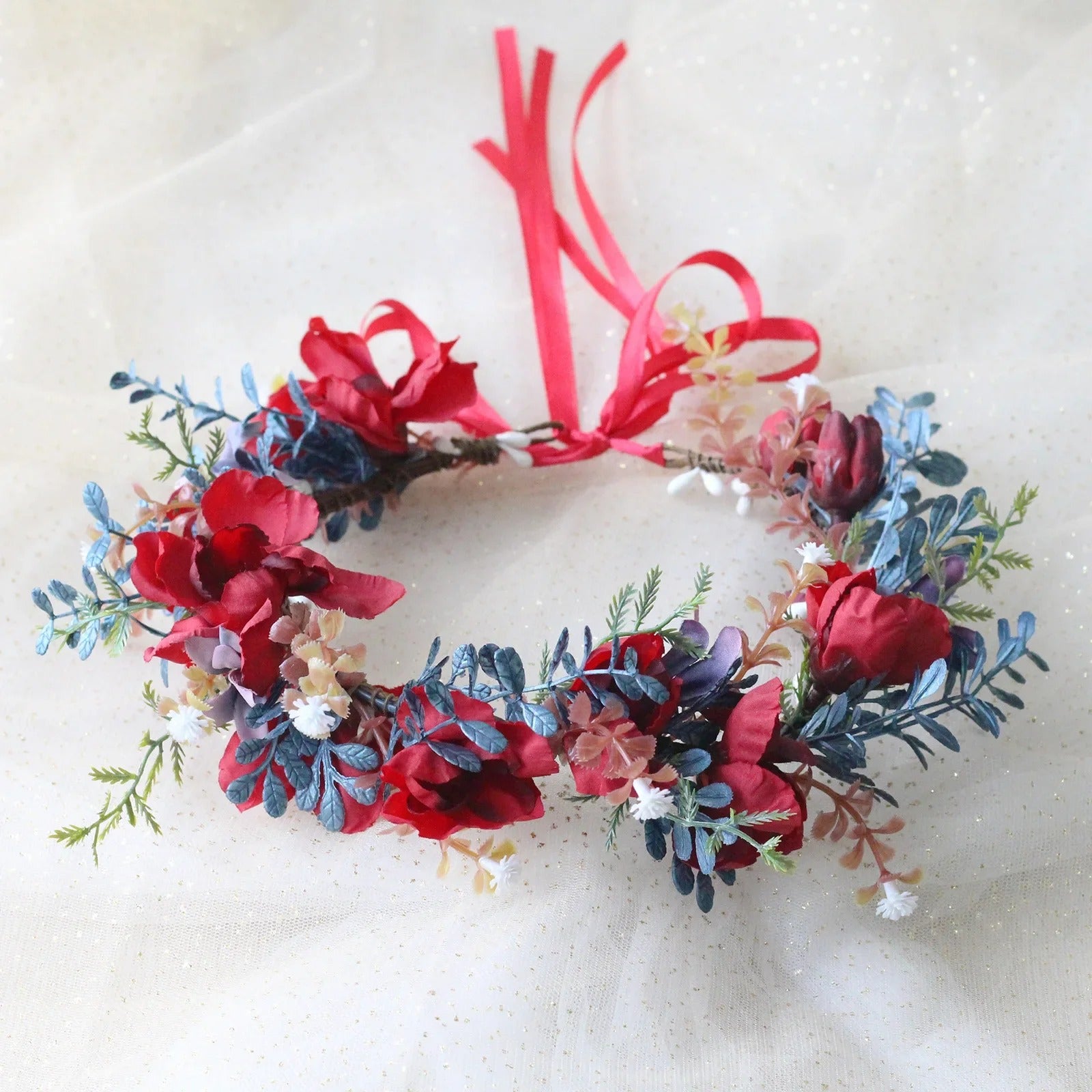 Couronne de fleurs rouges et bleu