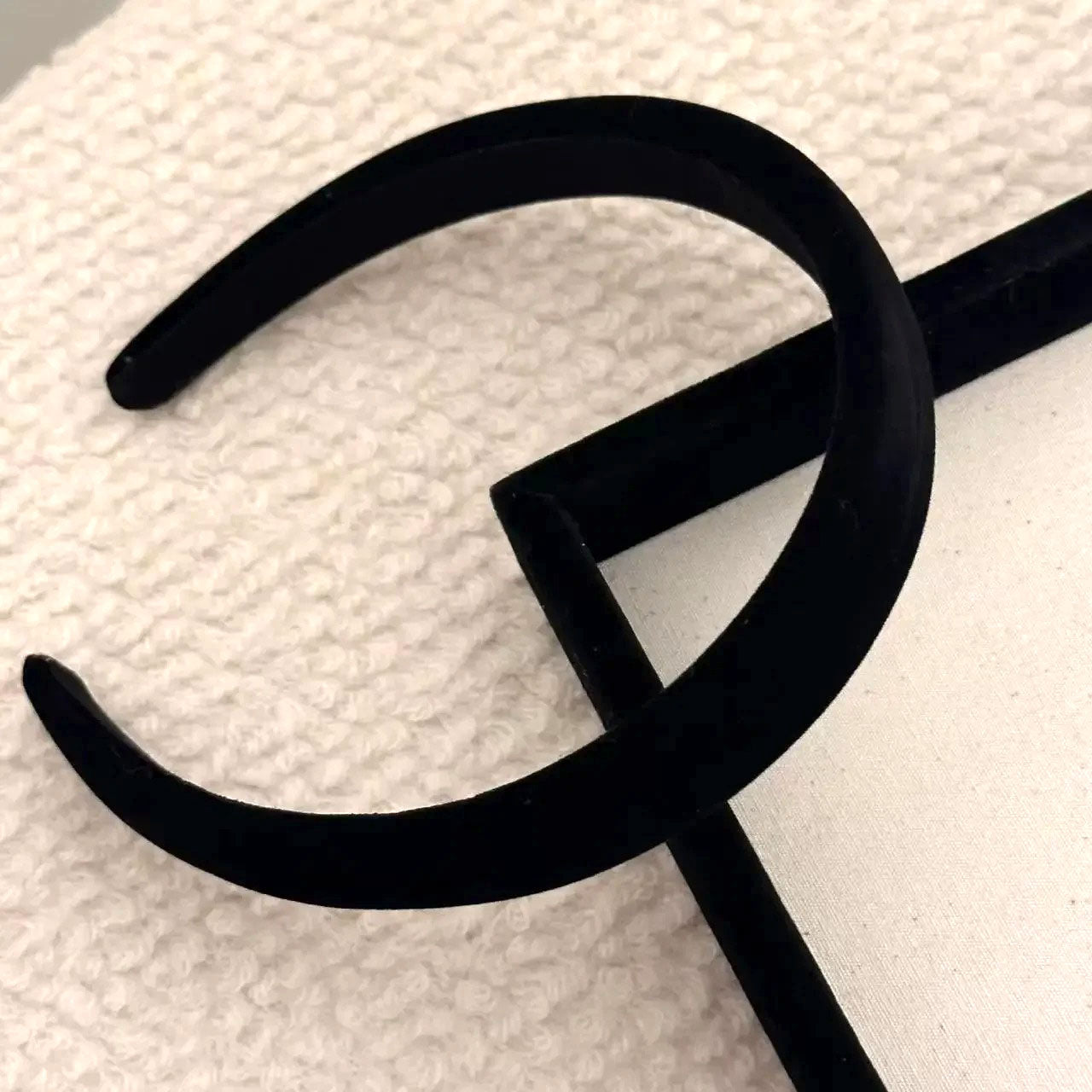 Serre tete noir basic