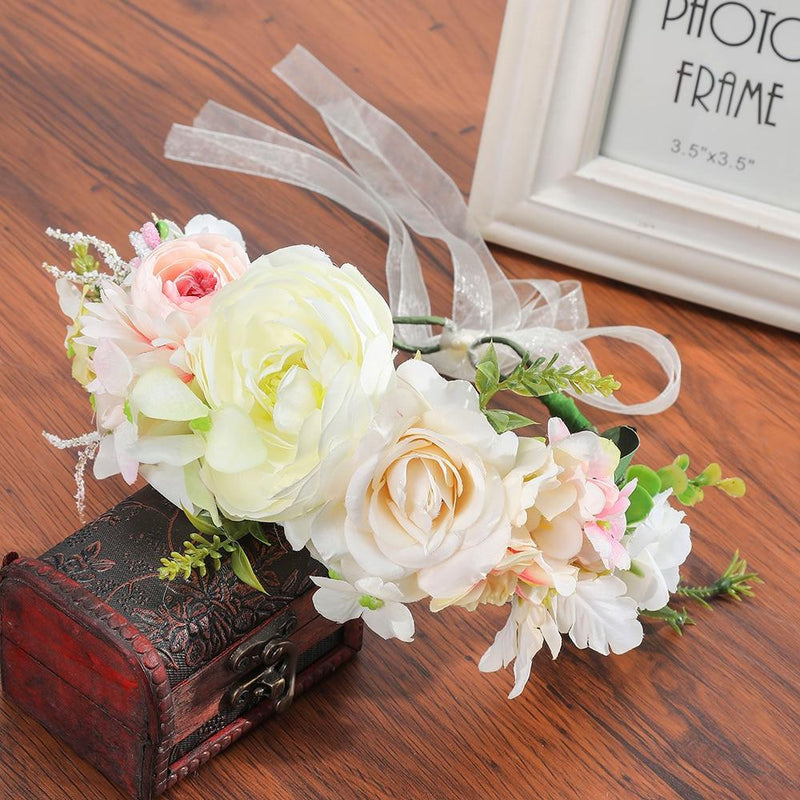 Couronne de fleurs composition roses blanches